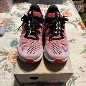 NIB women’s 7.5 Cloudsurfer